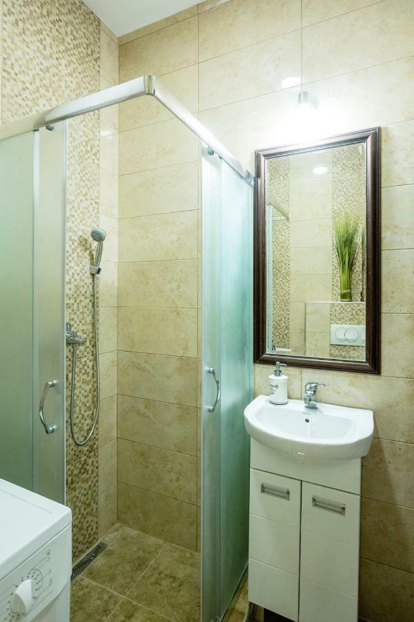 The Duke Apartment Belgrado Esterno foto
